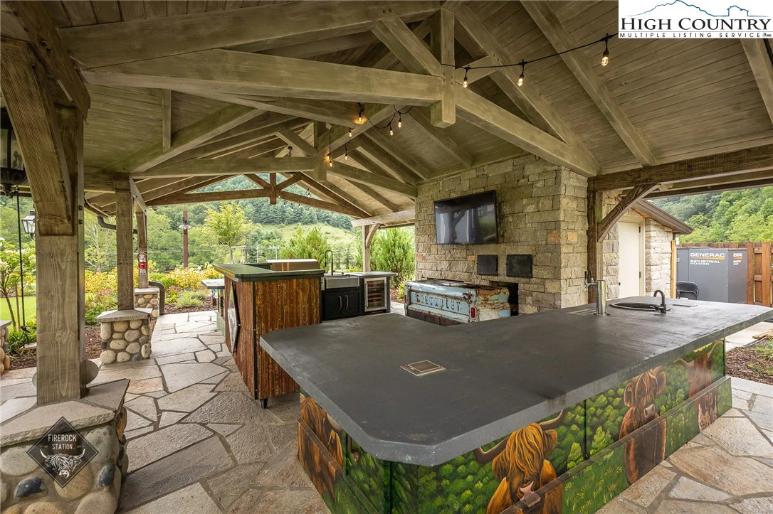Image number 4 for the current listing