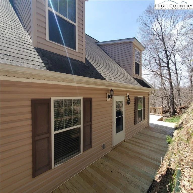 Image number 5 for the current listing