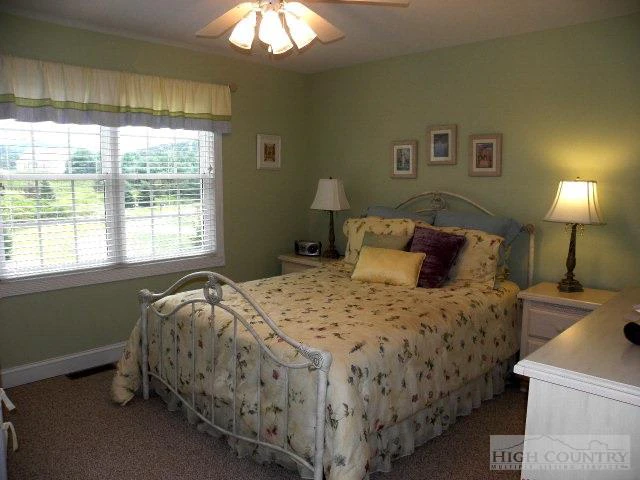 Image number 10 for the current listing