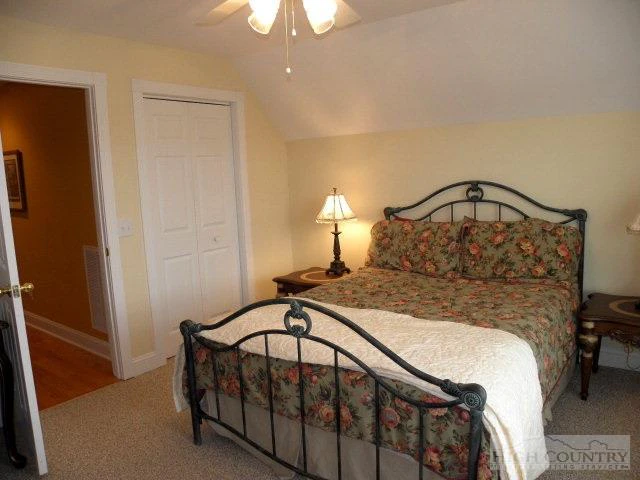 Image number 3 for the current listing