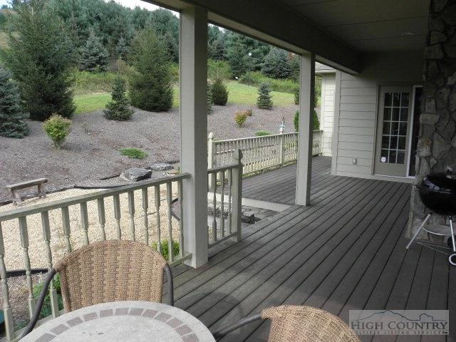 Image number 25 for the current listing