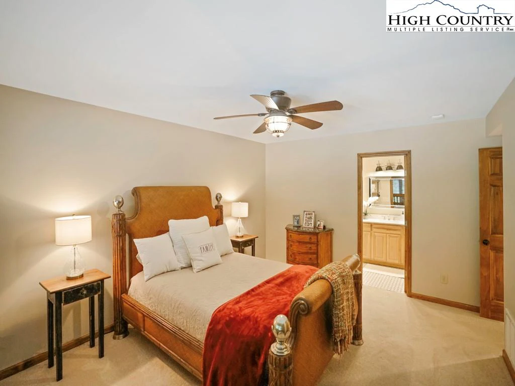 Image number 6 for the current listing