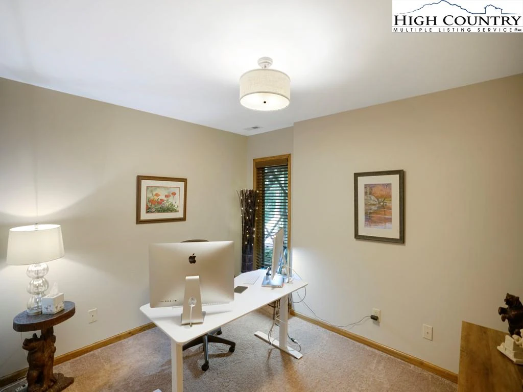 Image number 11 for the current listing