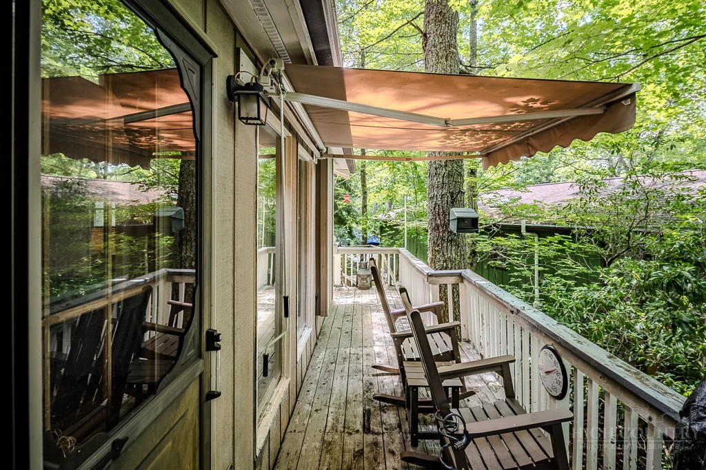 Image number 9 for the current listing