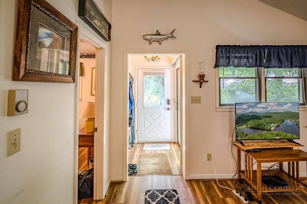 Image number 10 for the current listing