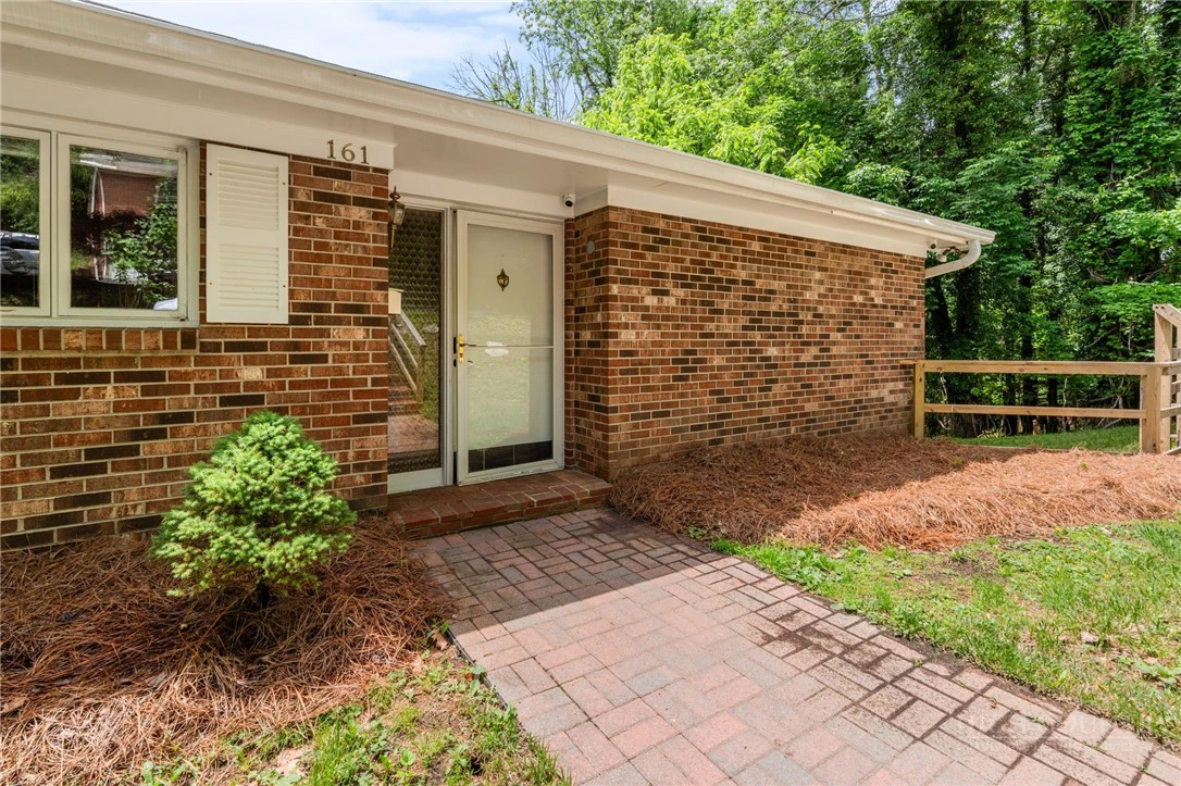 Image number 2 for the current listing
