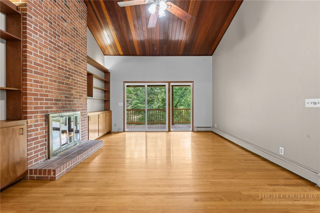 Image number 6 for the current listing