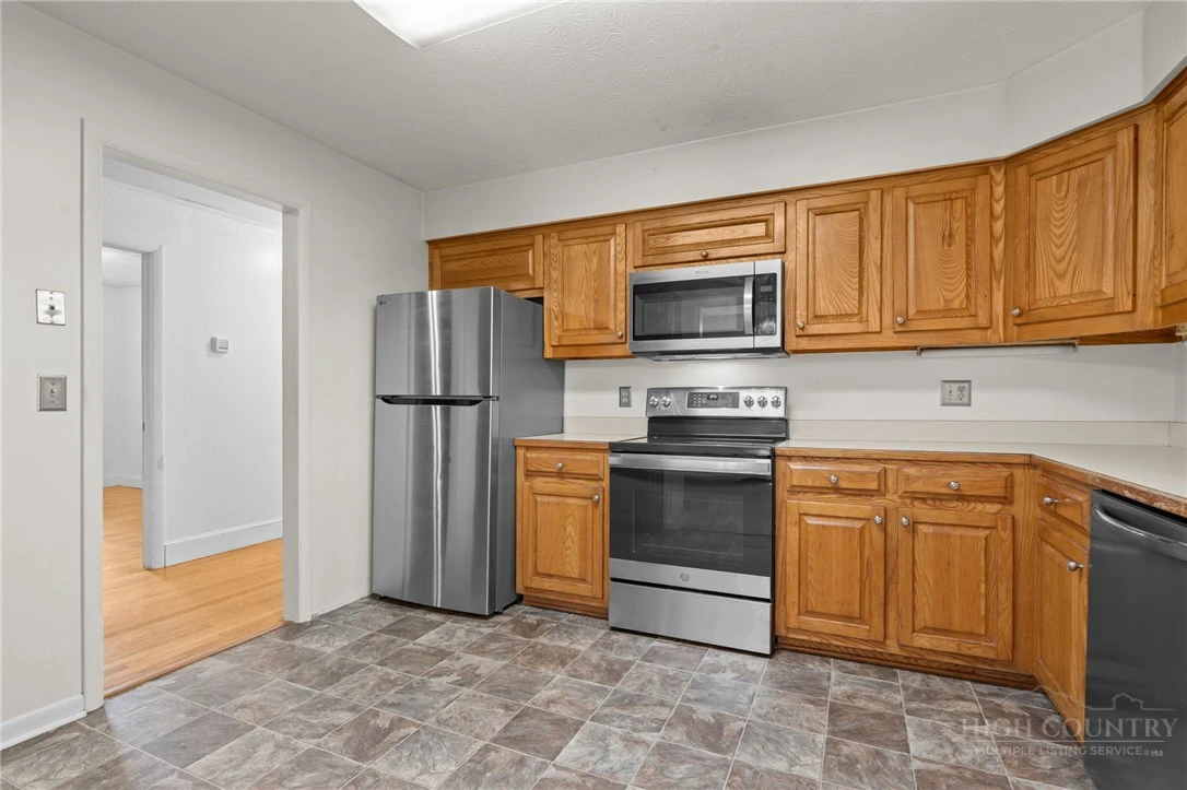 Image number 9 for the current listing