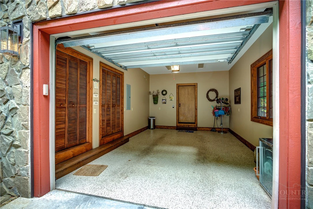 Image number 6 for the current listing