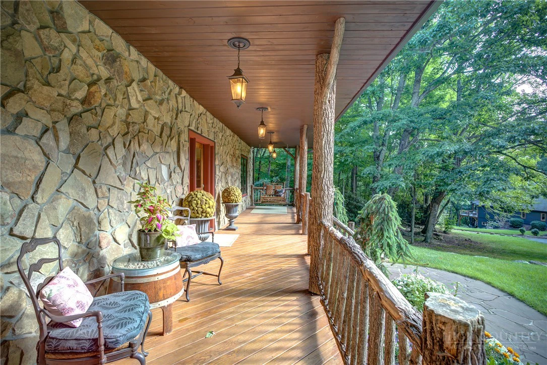 Image number 7 for the current listing
