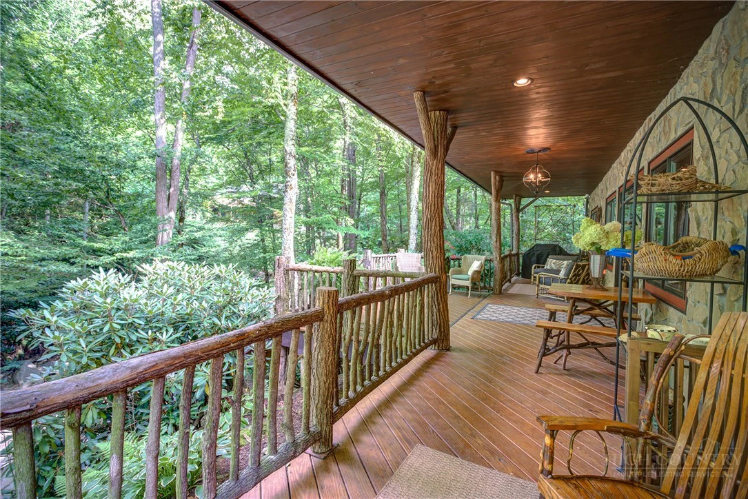 Image number 8 for the current listing