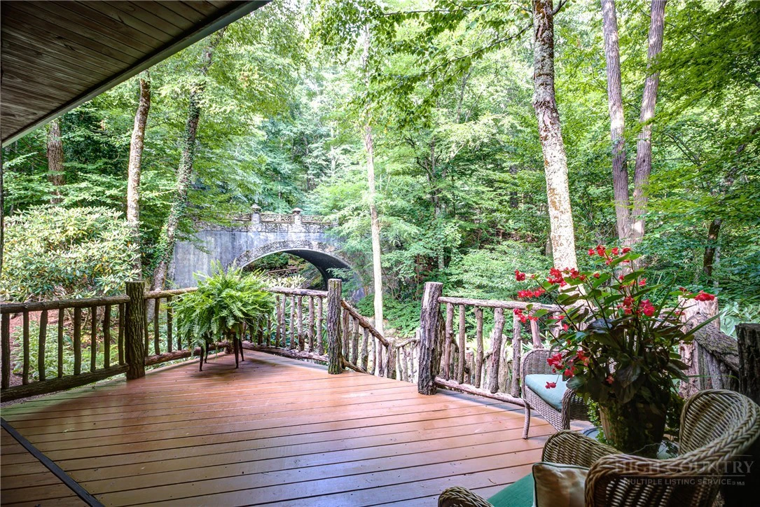 Image number 9 for the current listing