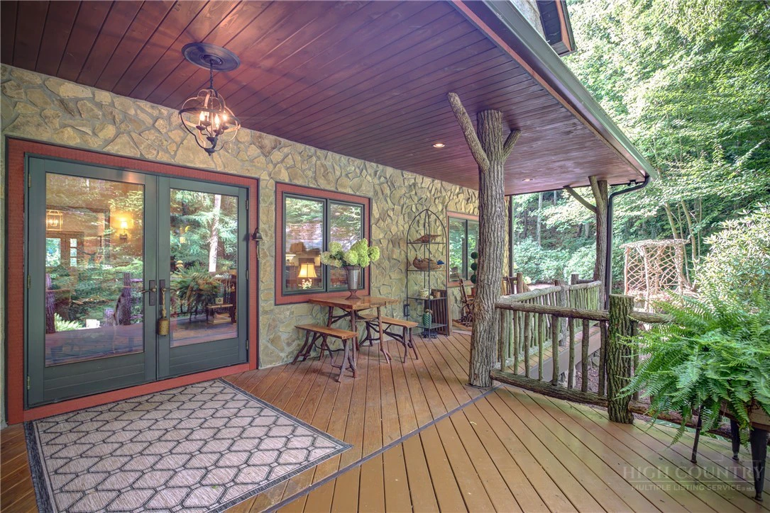 Image number 10 for the current listing