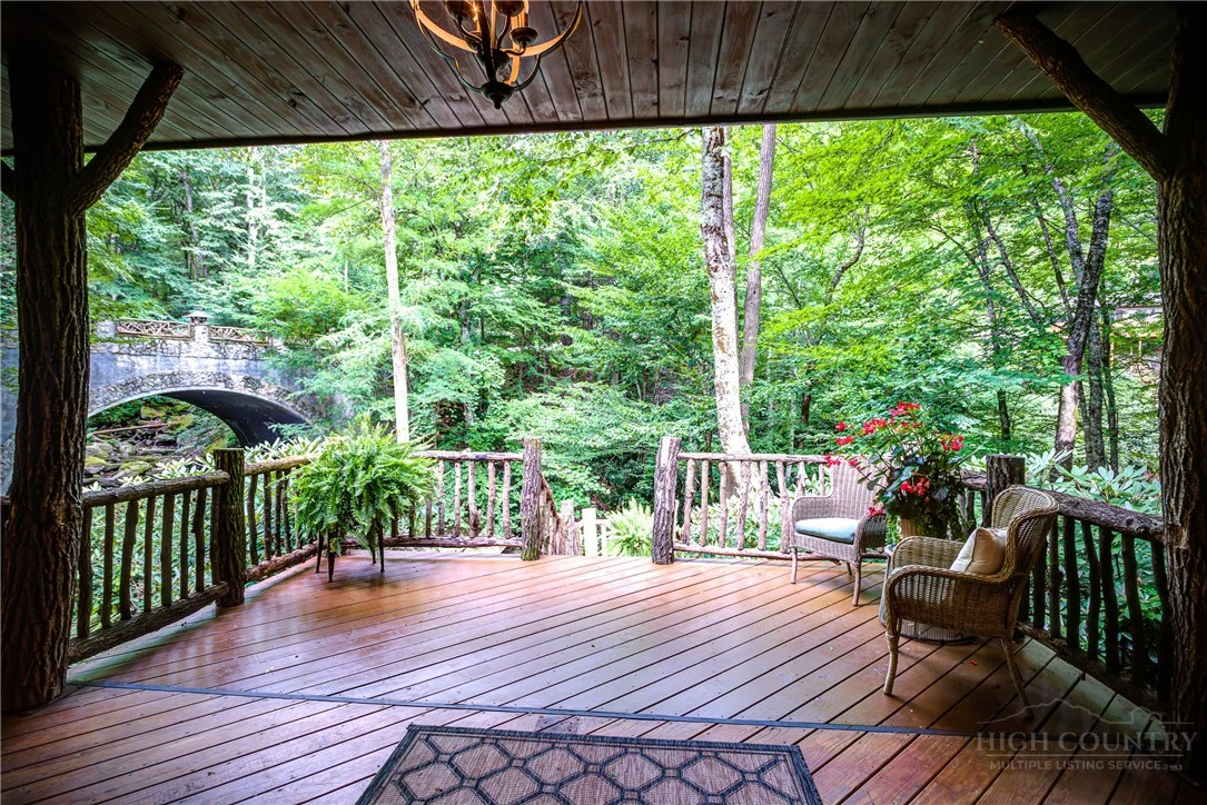 Image number 11 for the current listing