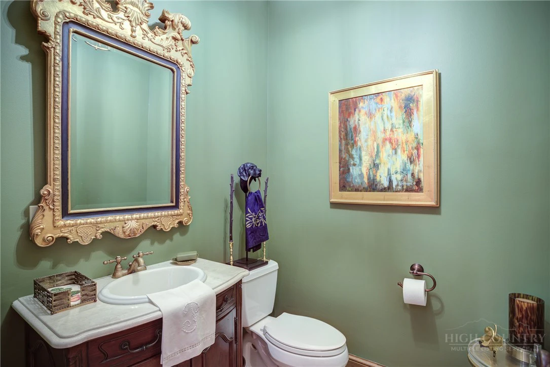 Image number 2 for the current listing
