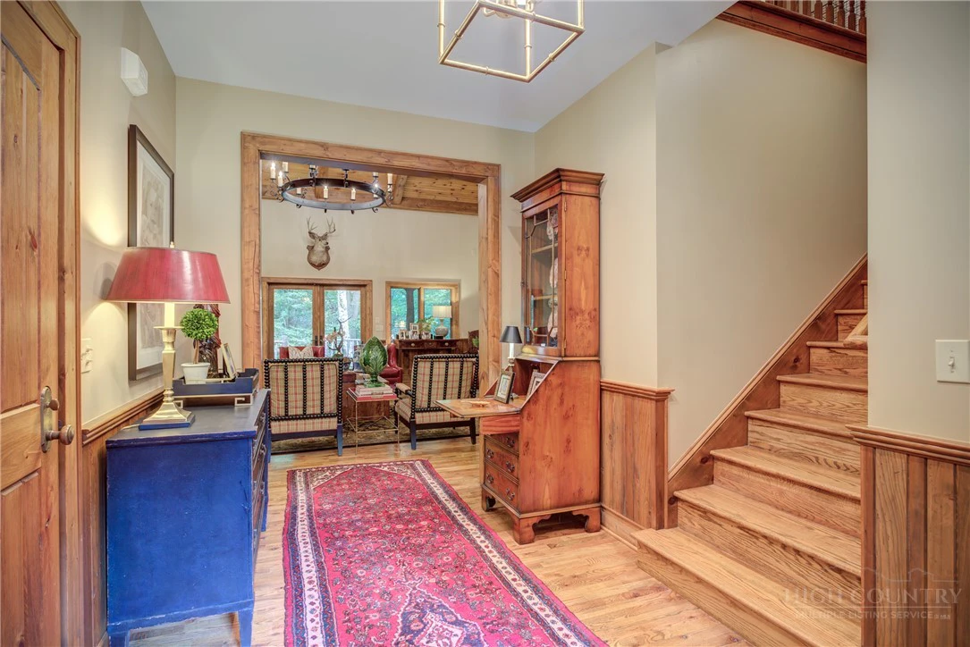 Image number 20 for the current listing