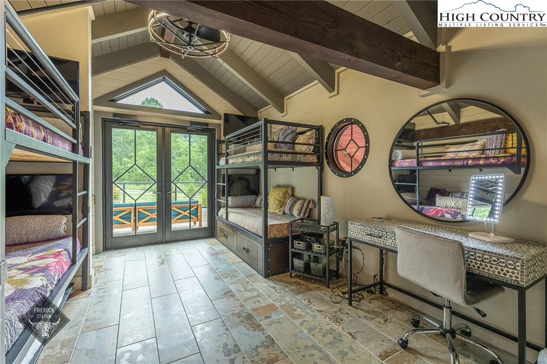 Image number 2 for the current listing