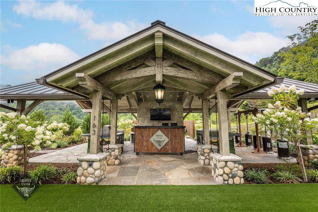 Image number 2 for the current listing