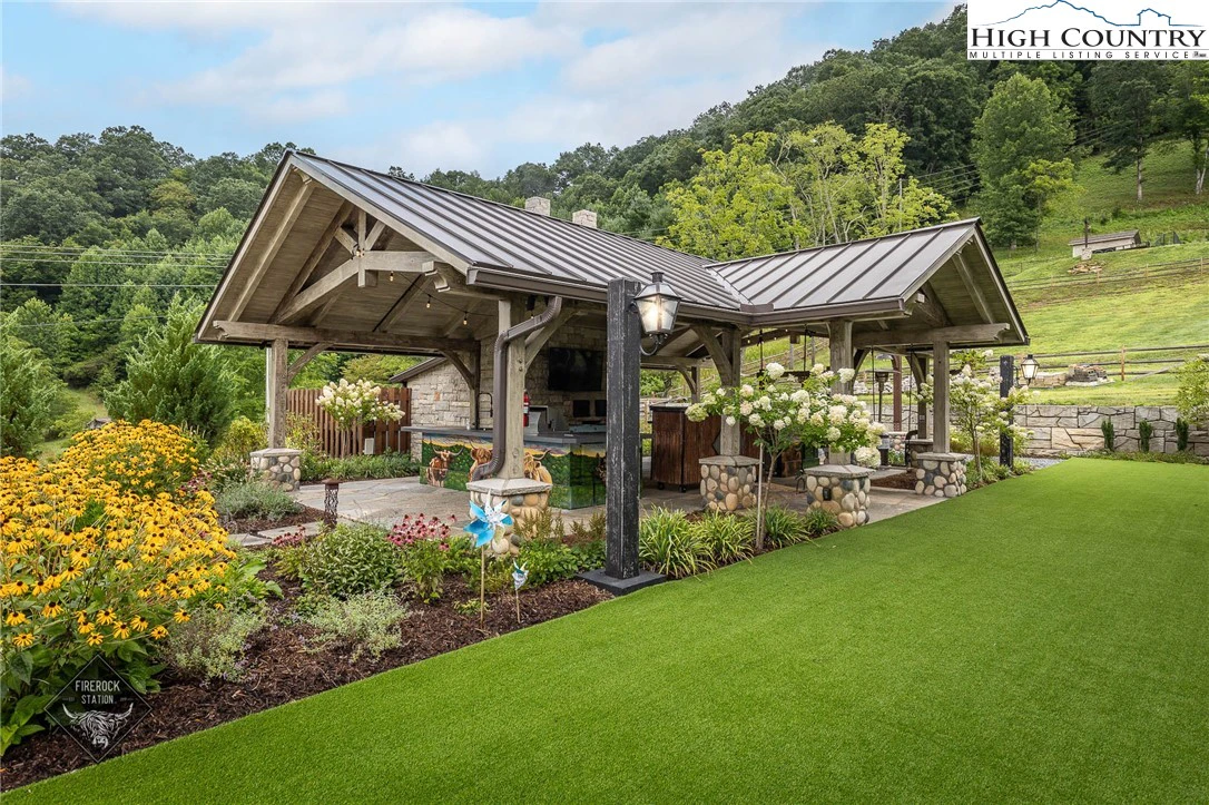Image number 18 for the current listing