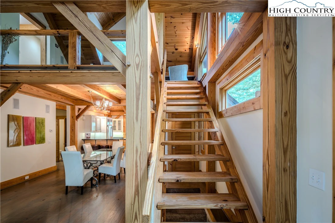 Image number 2 for the current listing