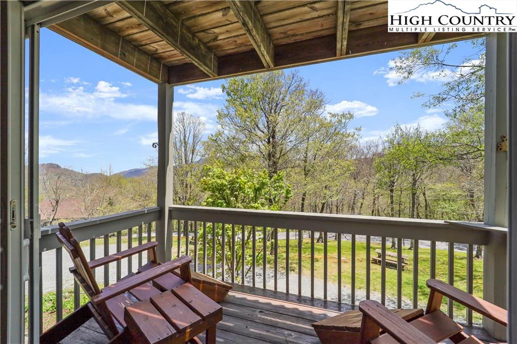 Image number 1 for the current listing