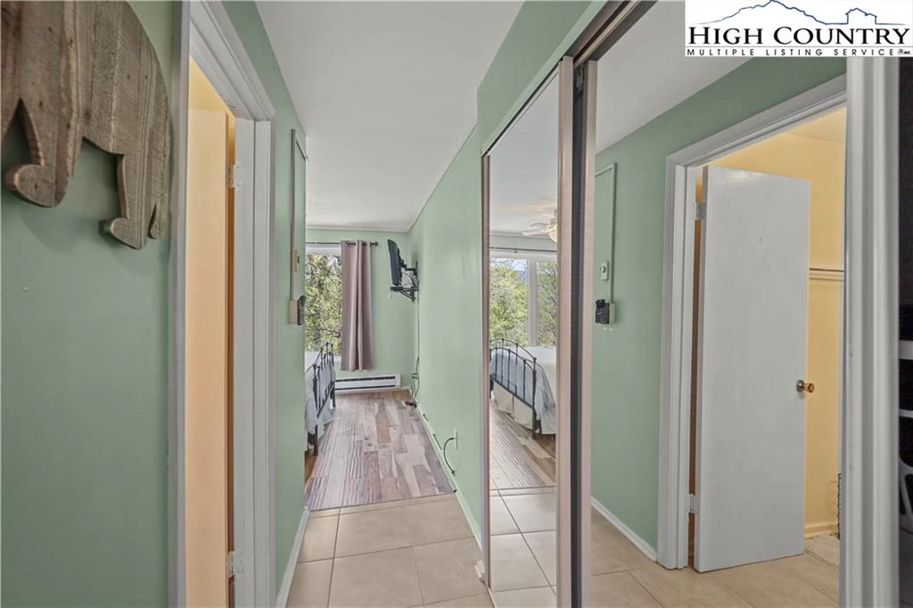 Image number 10 for the current listing