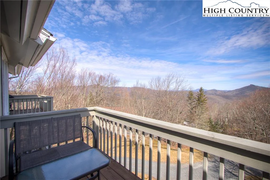 Image number 11 for the current listing