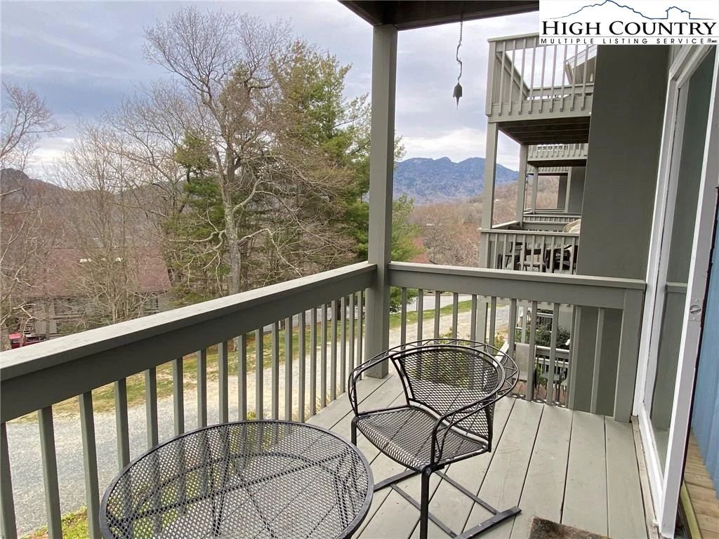 Image number 1 for the current listing