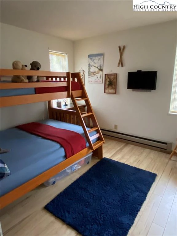 Image number 9 for the current listing