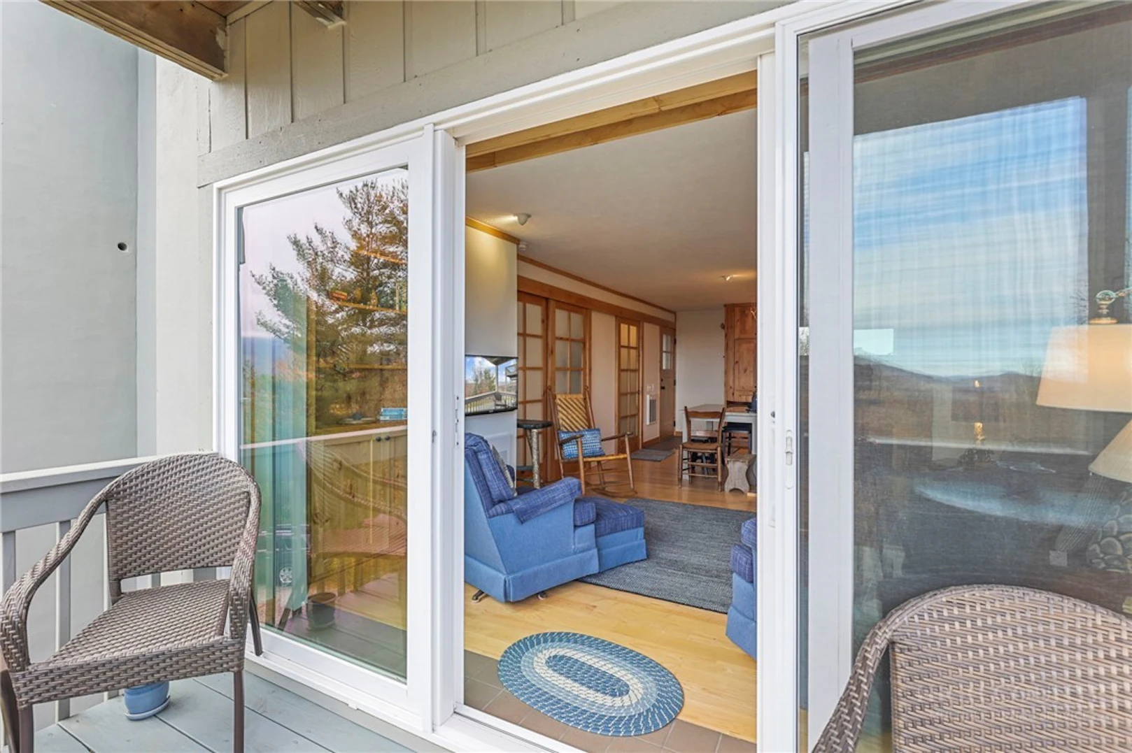 Image number 6 for the current listing