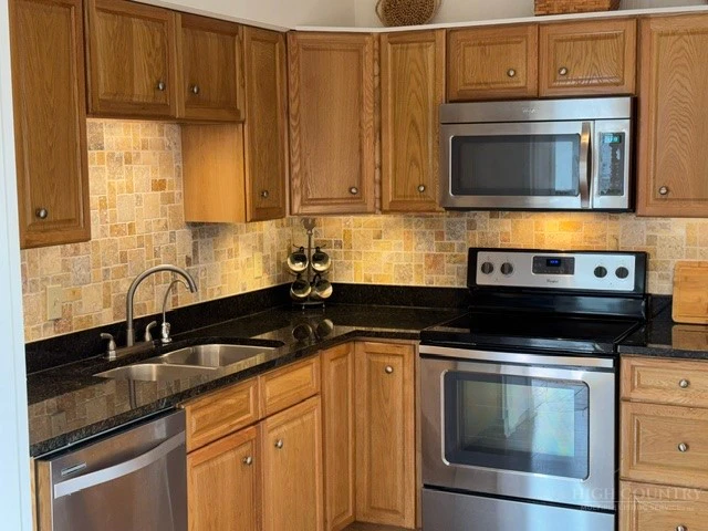 Image number 5 for the current listing