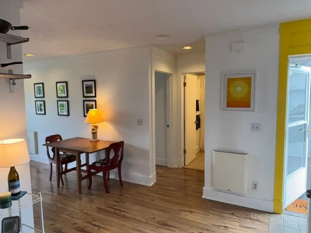 Image number 11 for the current listing