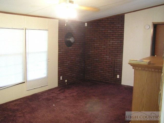 Image number 8 for the current listing