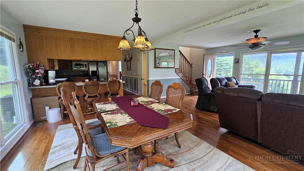 Image number 12 for the current listing