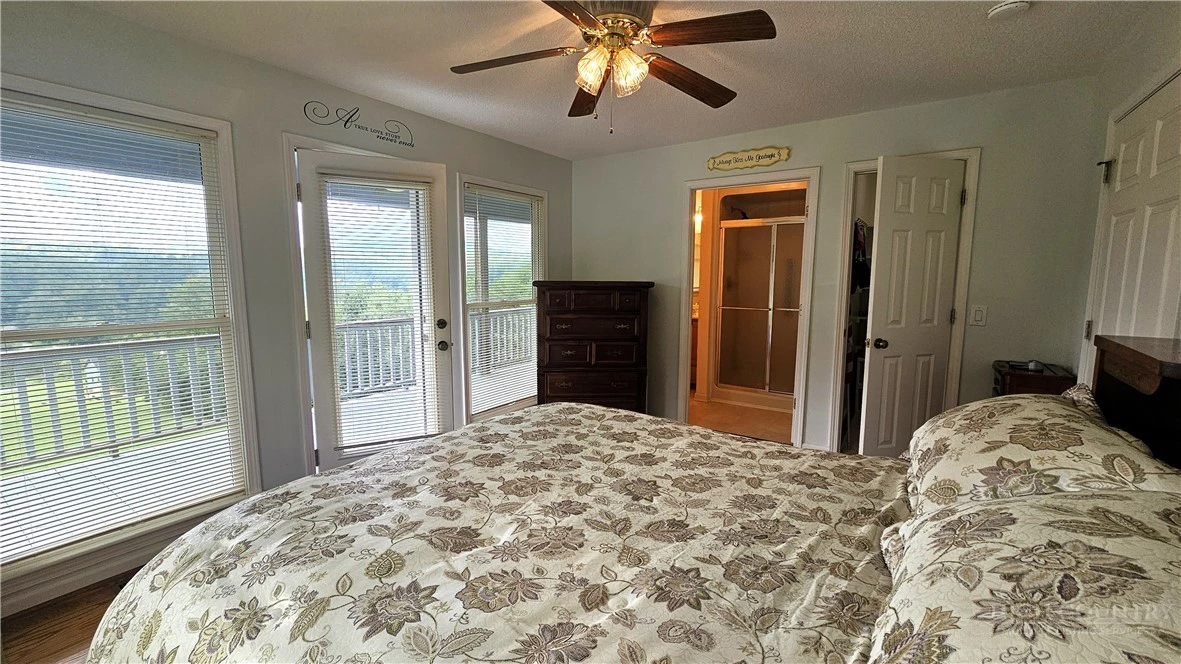 Image number 17 for the current listing