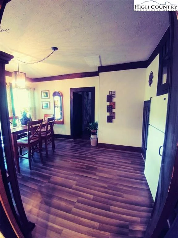 Image number 3 for the current listing
