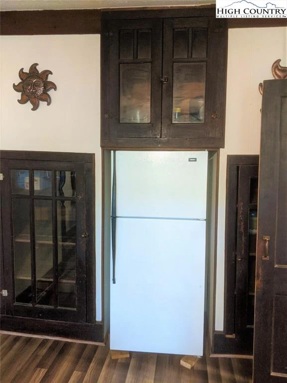 Image number 6 for the current listing