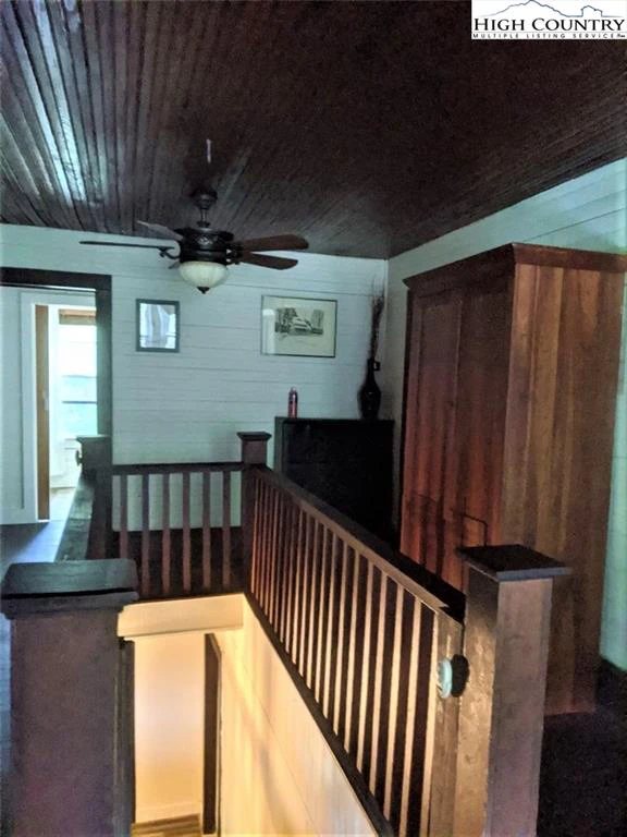 Image number 15 for the current listing