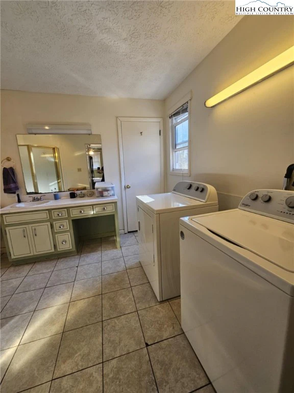 Image number 2 for the current listing