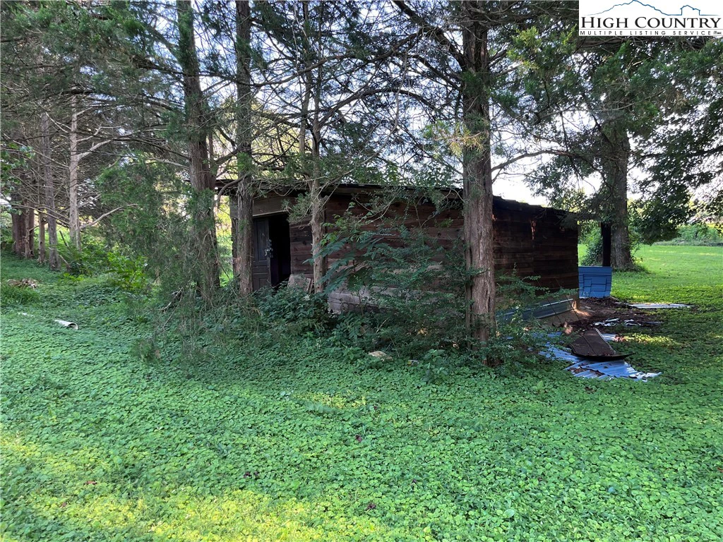 Image number 17 for the current listing