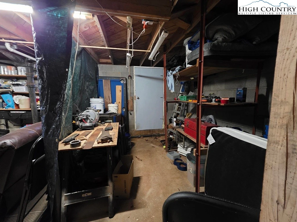 Image number 8 for the current listing