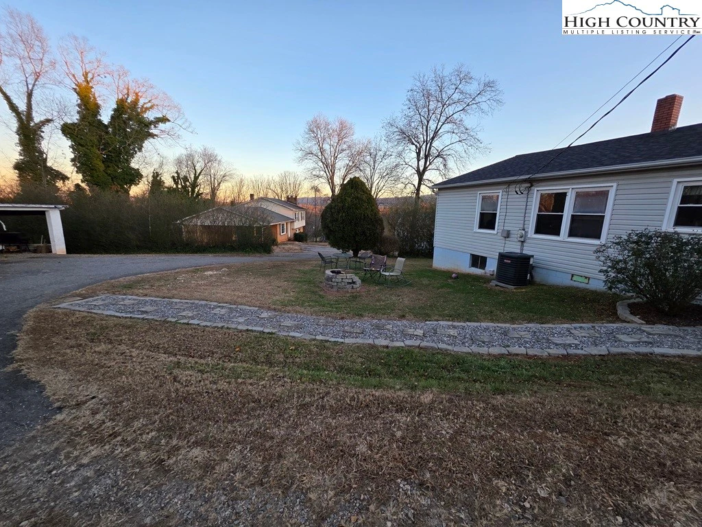Image number 12 for the current listing