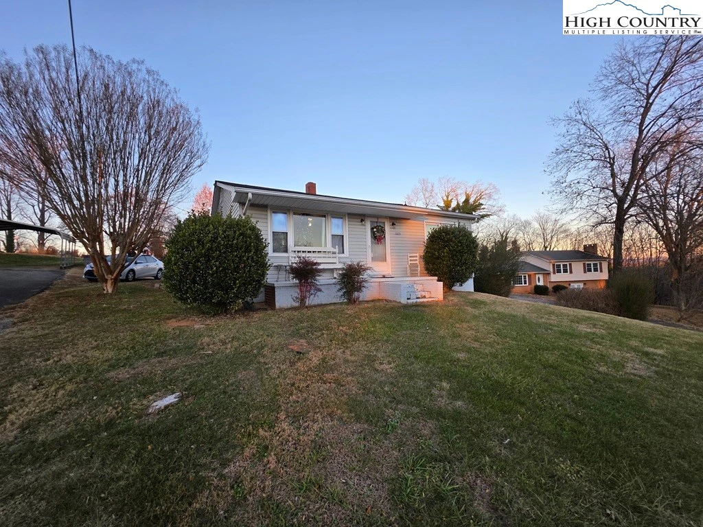 Image number 14 for the current listing
