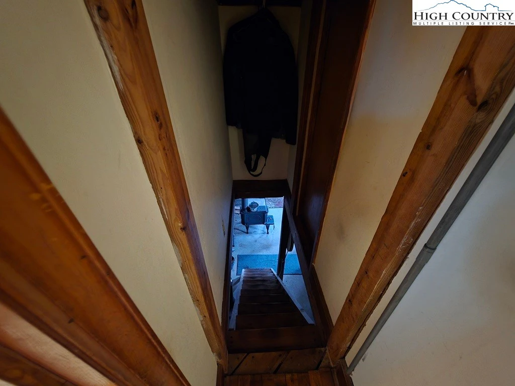 Image number 5 for the current listing