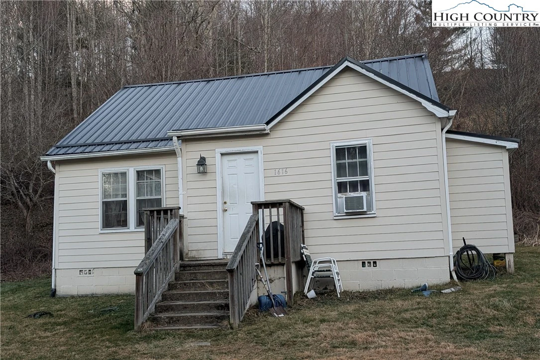 Image number 1 for the current listing