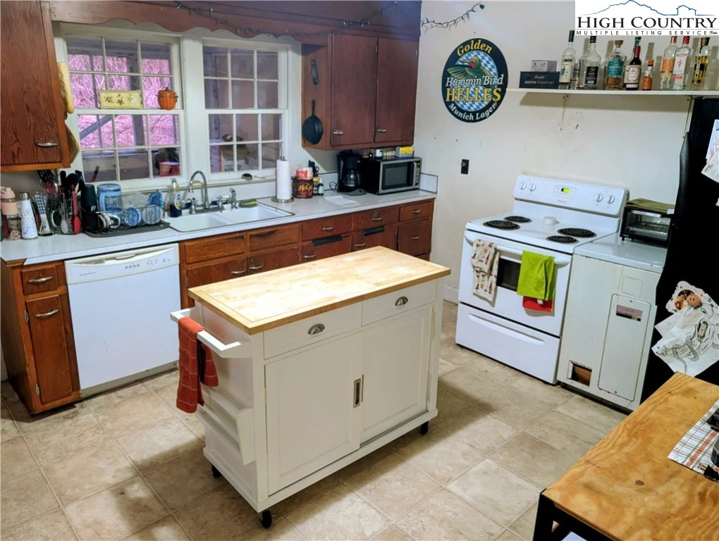 Image number 7 for the current listing