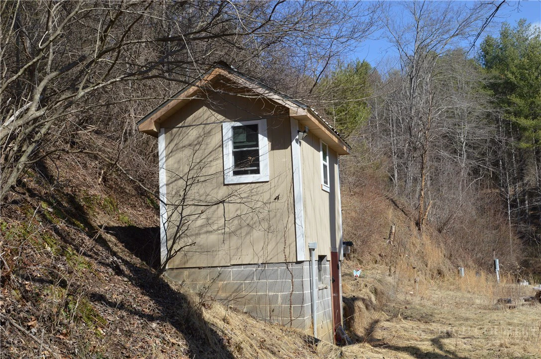 Image number 3 for the current listing