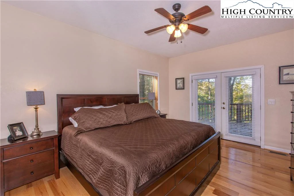 Image number 12 for the current listing