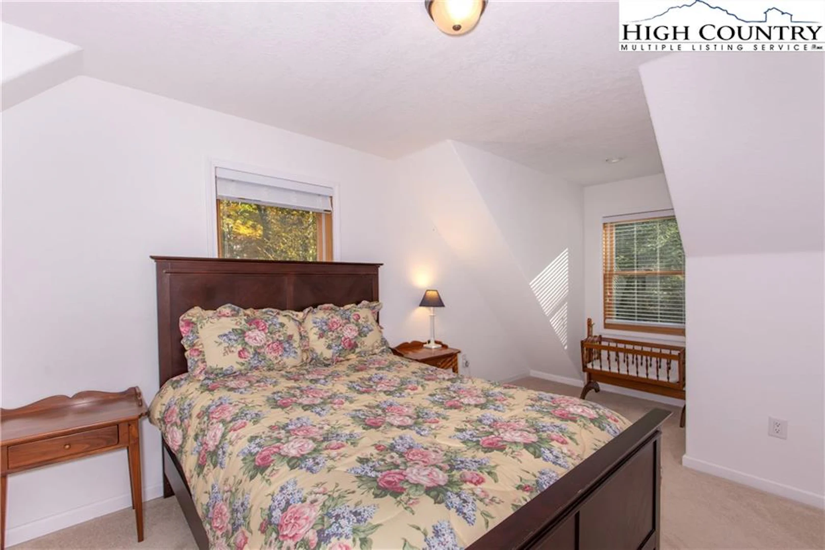 Image number 9 for the current listing
