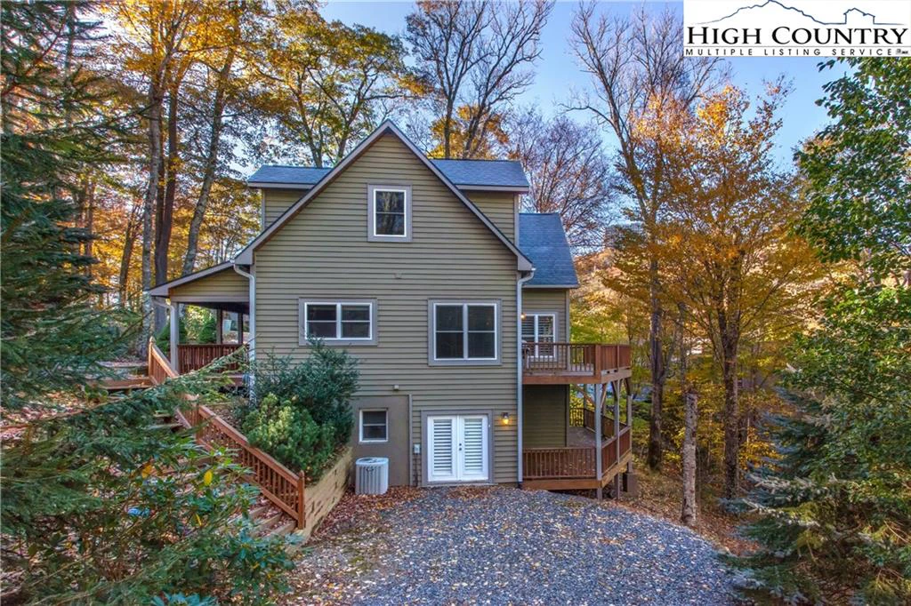 Image number 3 for the current listing
